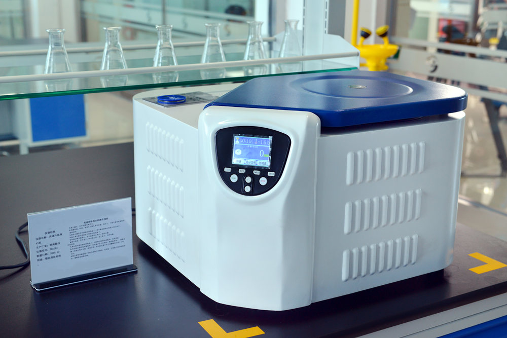 高速冷凍離心機(jī).jpg